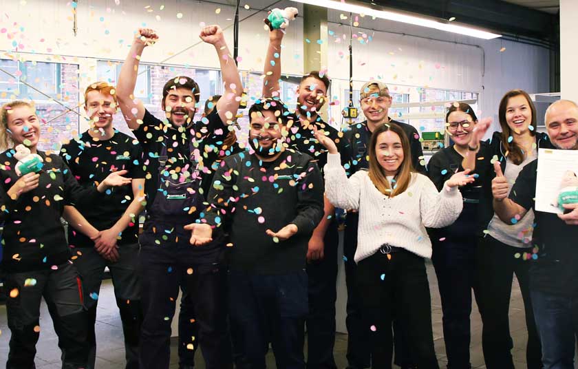 STAHLWILLE's young blood celebrates with confetti