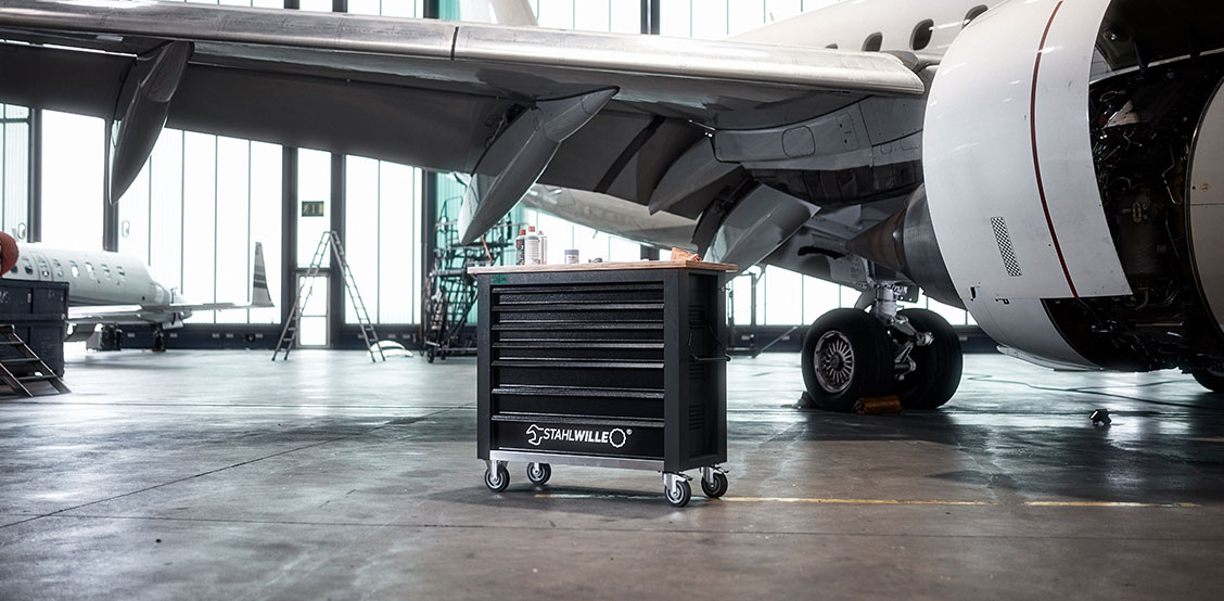 STAHLWILLE workbench in the aircraft hangar