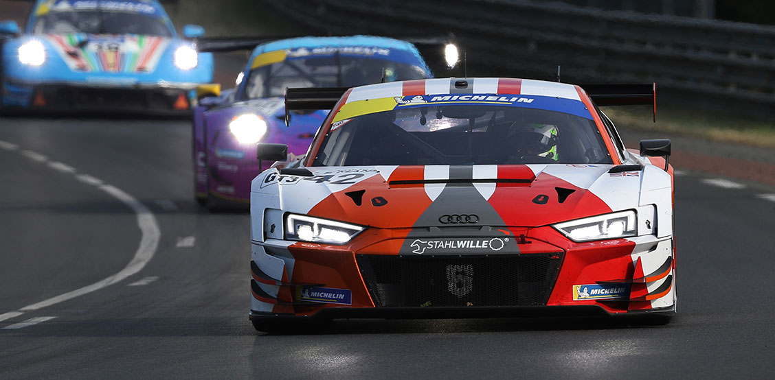 Racing car with the STAHLWILLE logo