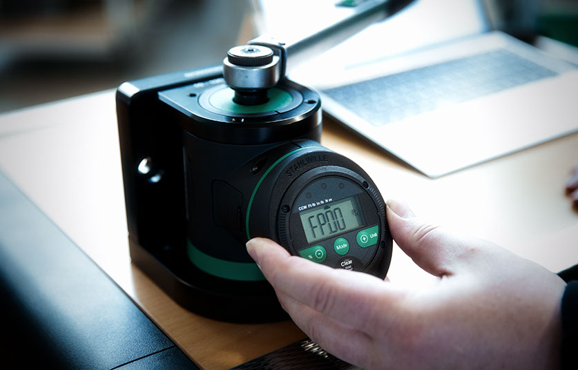 Torque wrench testing using a SmartCheck testing device