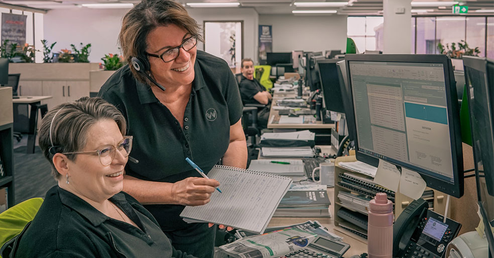 STAHLWILLE employee smiles to the camera