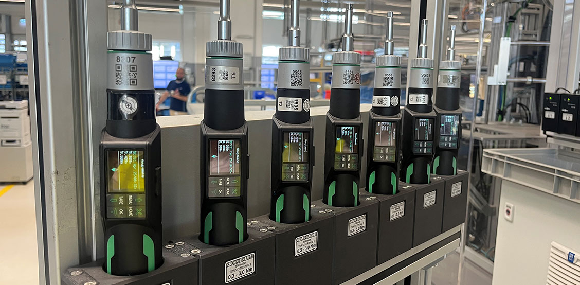 STAHLWILLE TORSIOTRONIC® Drehmomentschraubendreher im Einsatz bei Knorr-Bremse Mödling – sichere, digitale Verschraubung mit elektromechanischer Auslösung und Datenanbindung.